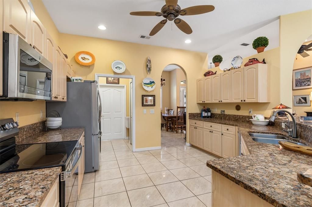 Active With Contract: $415,000 (3 beds, 2 baths, 2163 Square Feet)