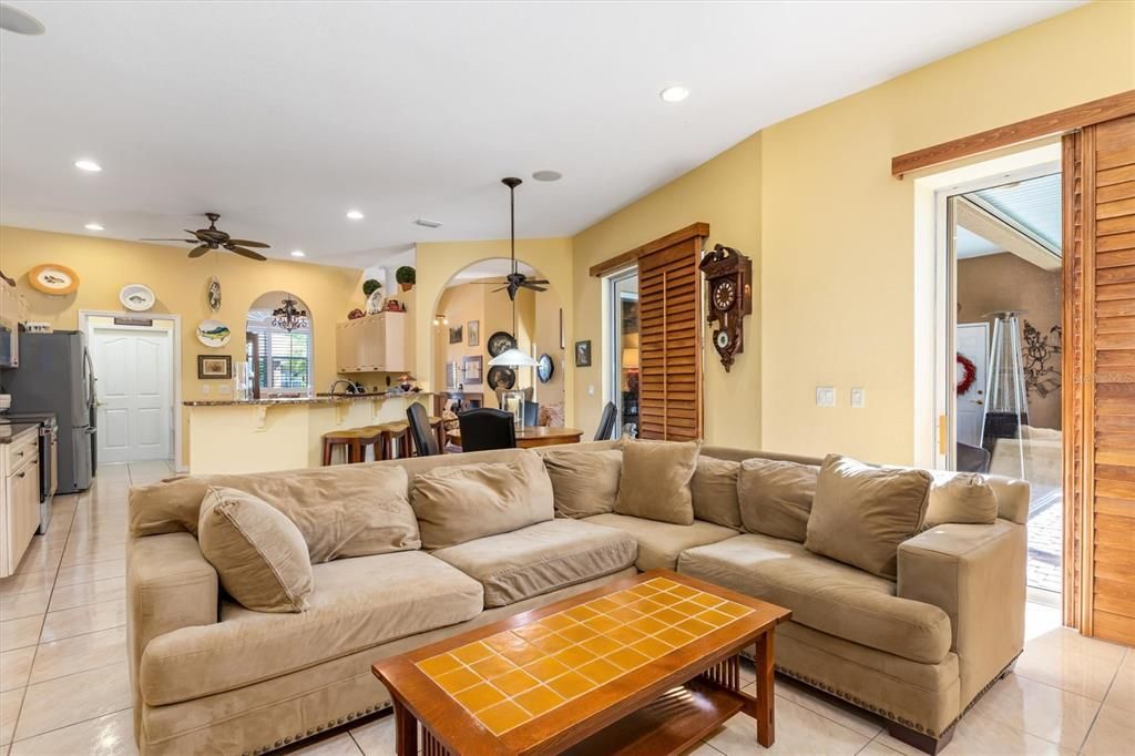 Active With Contract: $415,000 (3 beds, 2 baths, 2163 Square Feet)