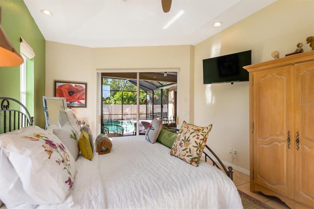 Active With Contract: $415,000 (3 beds, 2 baths, 2163 Square Feet)