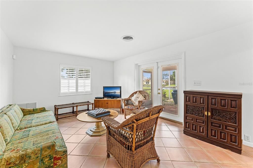 For Sale: $1,900,000 (6 beds, 4 baths, 3550 Square Feet)