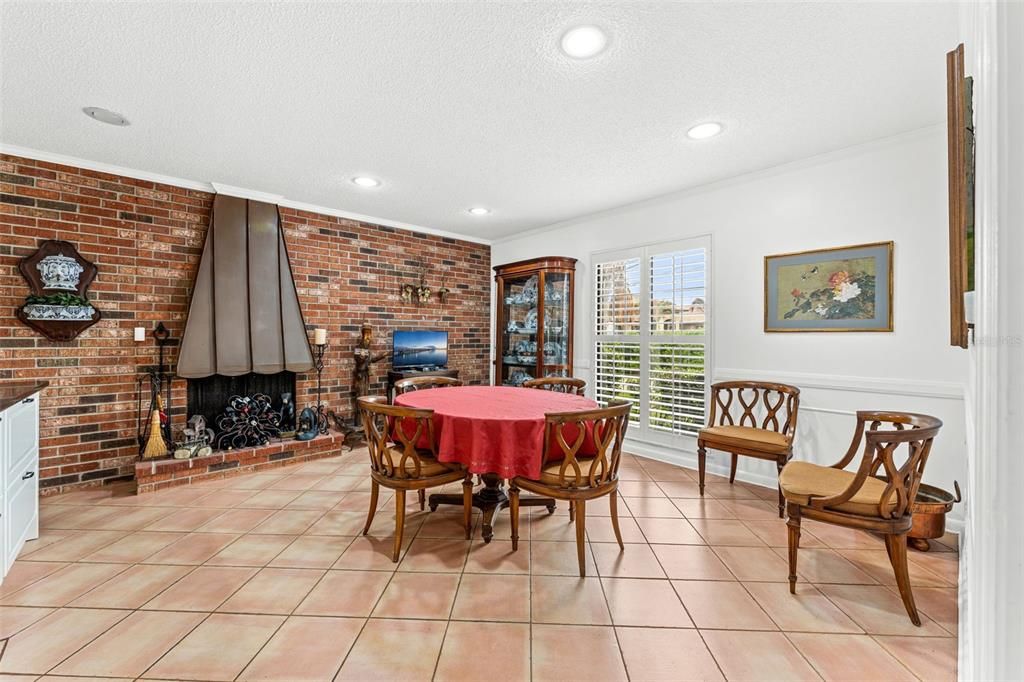 For Sale: $1,900,000 (6 beds, 4 baths, 3550 Square Feet)