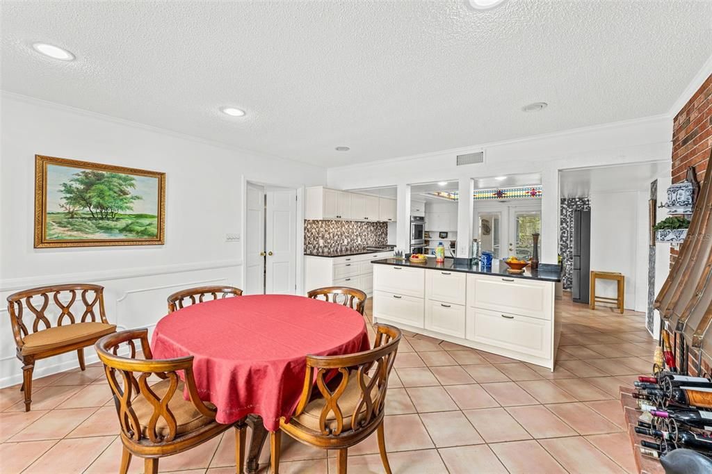For Sale: $1,900,000 (6 beds, 4 baths, 3550 Square Feet)