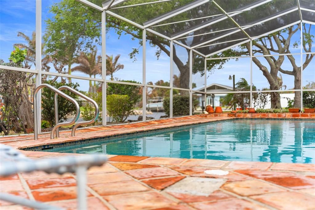 For Sale: $1,900,000 (6 beds, 4 baths, 3550 Square Feet)