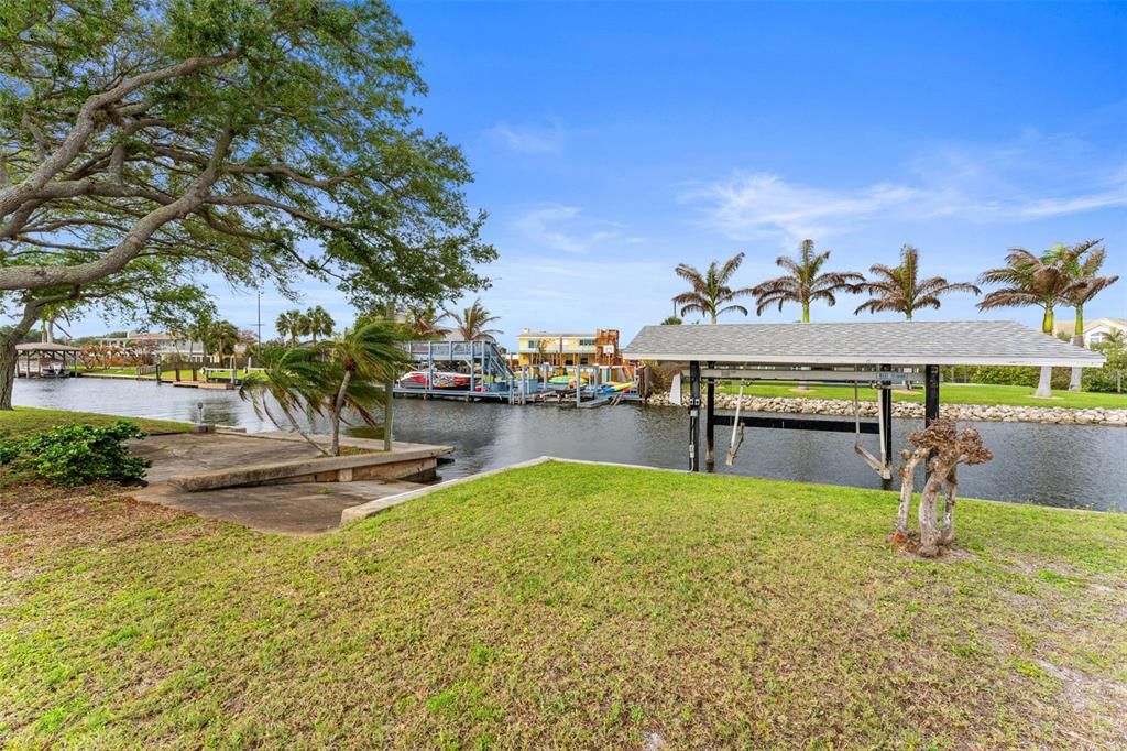 For Sale: $1,900,000 (6 beds, 4 baths, 3550 Square Feet)