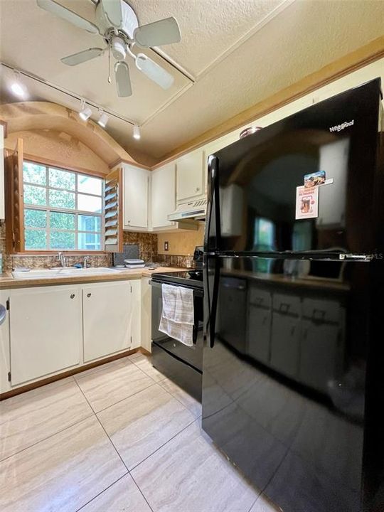 В аренду: $1,800 (2 спален, 2 ванн, 1030 Квадратных фут)