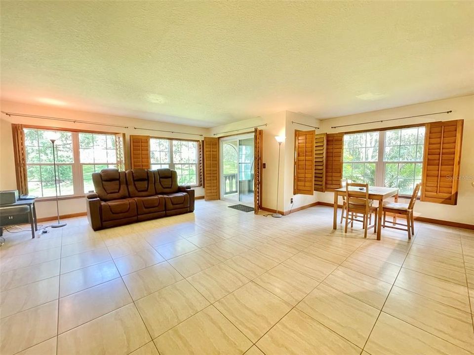 В аренду: $1,800 (2 спален, 2 ванн, 1030 Квадратных фут)