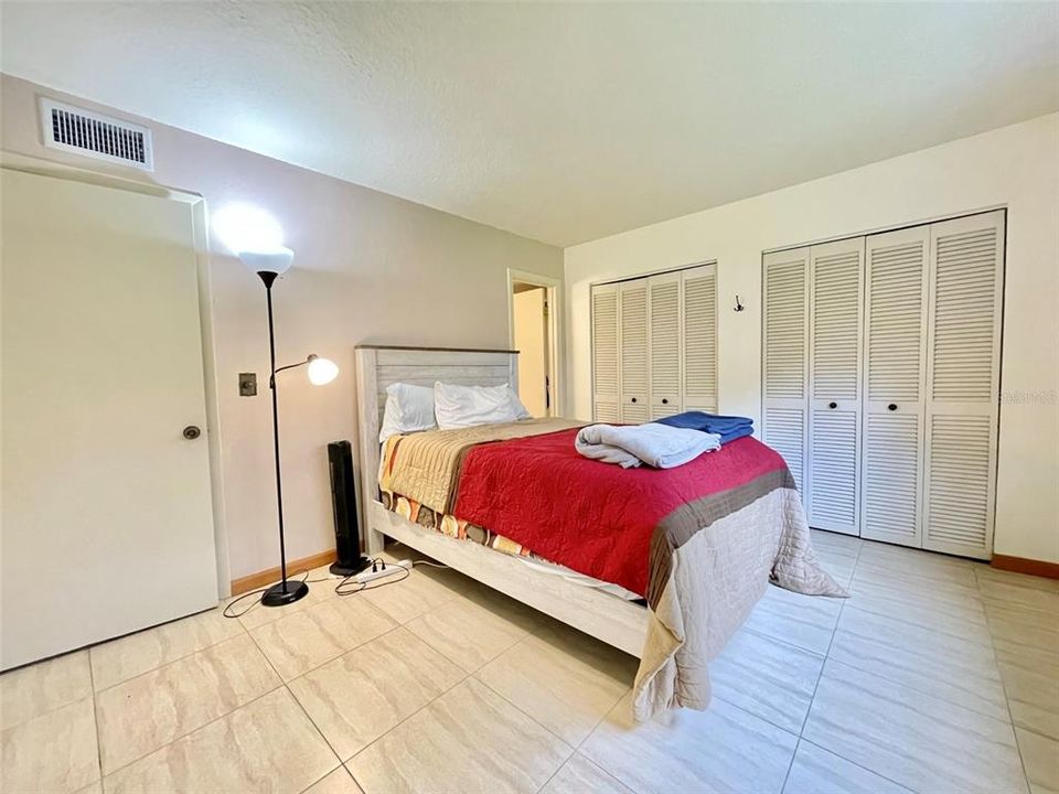 В аренду: $1,800 (2 спален, 2 ванн, 1030 Квадратных фут)