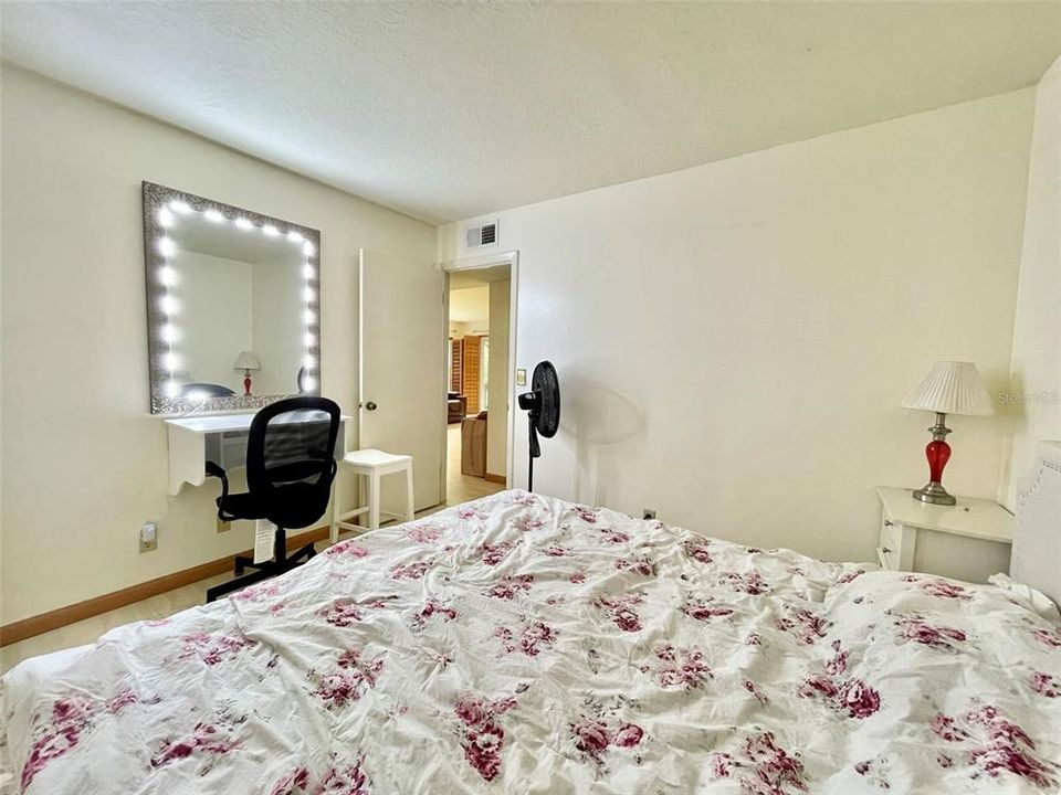 В аренду: $1,800 (2 спален, 2 ванн, 1030 Квадратных фут)