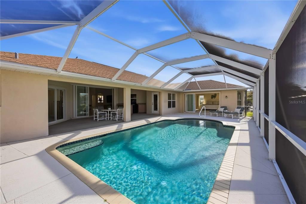Active With Contract: $425,000 (3 beds, 2 baths, 2083 Square Feet)
