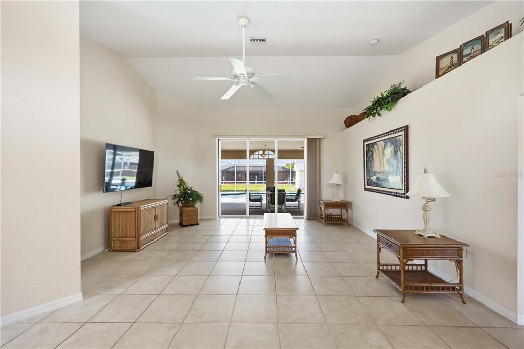 Active With Contract: $425,000 (3 beds, 2 baths, 2083 Square Feet)