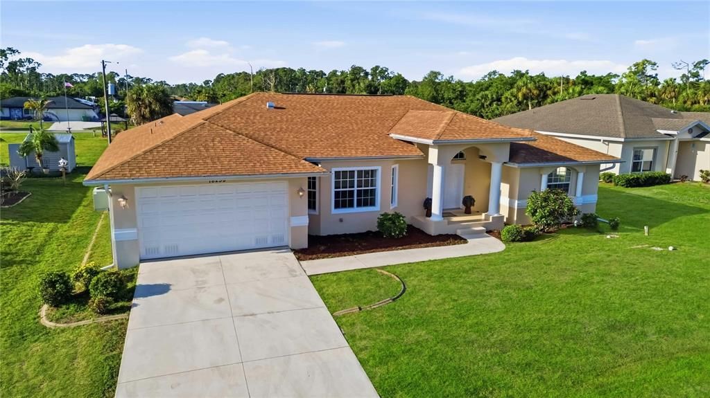 Active With Contract: $425,000 (3 beds, 2 baths, 2083 Square Feet)
