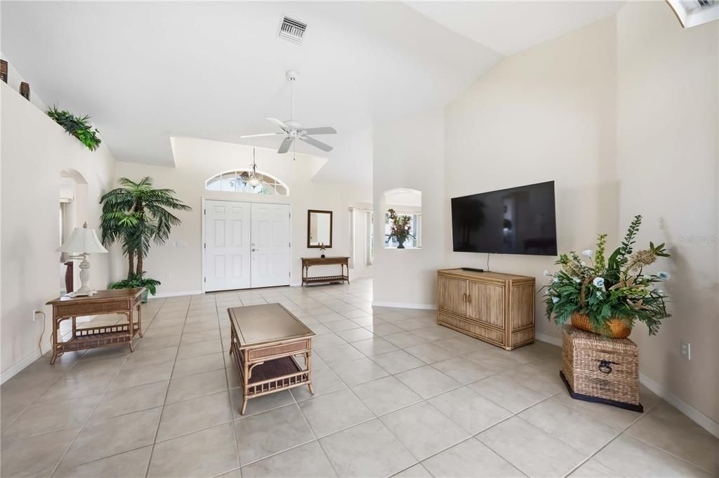 Active With Contract: $425,000 (3 beds, 2 baths, 2083 Square Feet)
