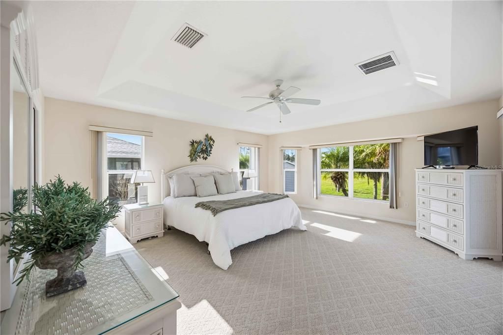 Active With Contract: $425,000 (3 beds, 2 baths, 2083 Square Feet)