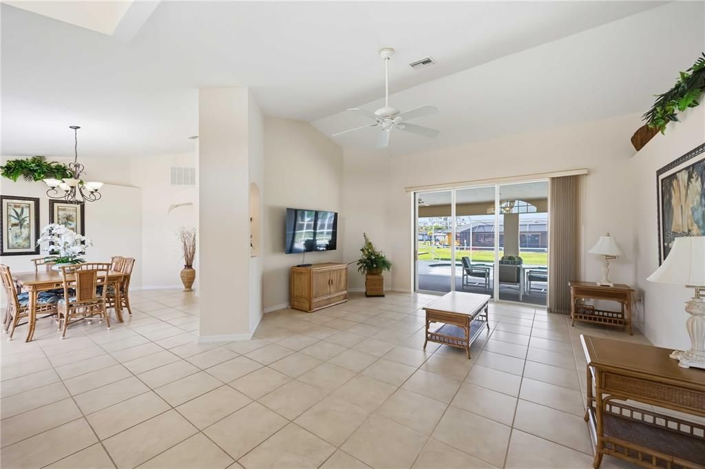 Active With Contract: $425,000 (3 beds, 2 baths, 2083 Square Feet)