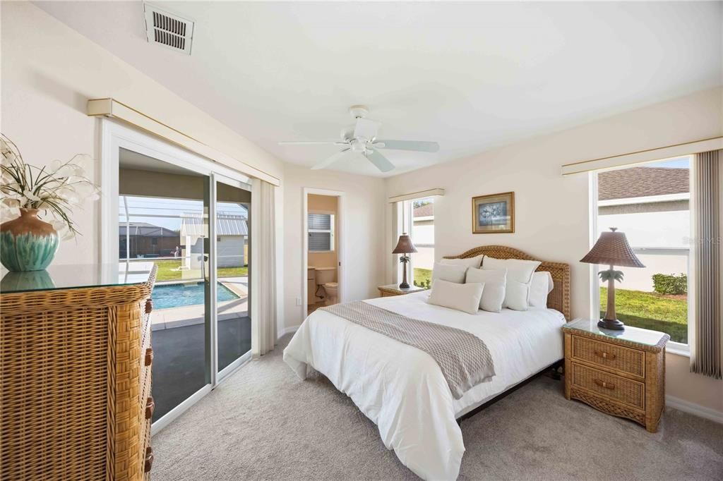 Active With Contract: $425,000 (3 beds, 2 baths, 2083 Square Feet)