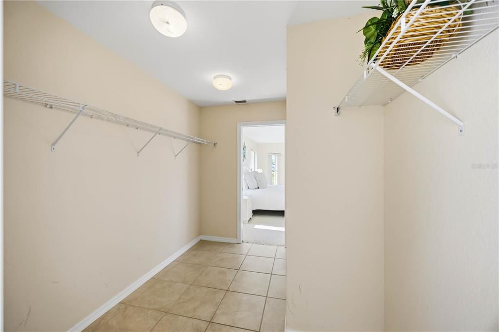 Active With Contract: $425,000 (3 beds, 2 baths, 2083 Square Feet)