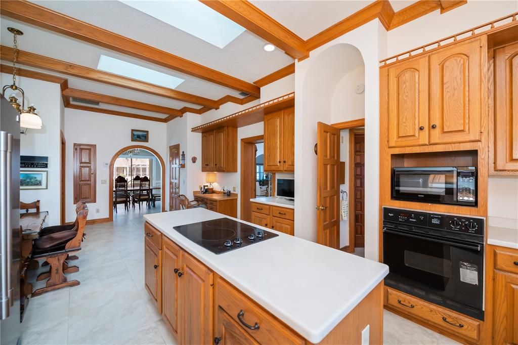 For Sale: $1,490,000 (3 beds, 3 baths, 5033 Square Feet)