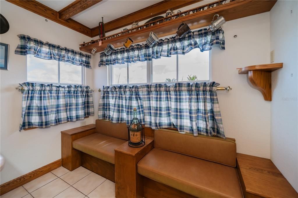 For Sale: $1,490,000 (3 beds, 3 baths, 5033 Square Feet)