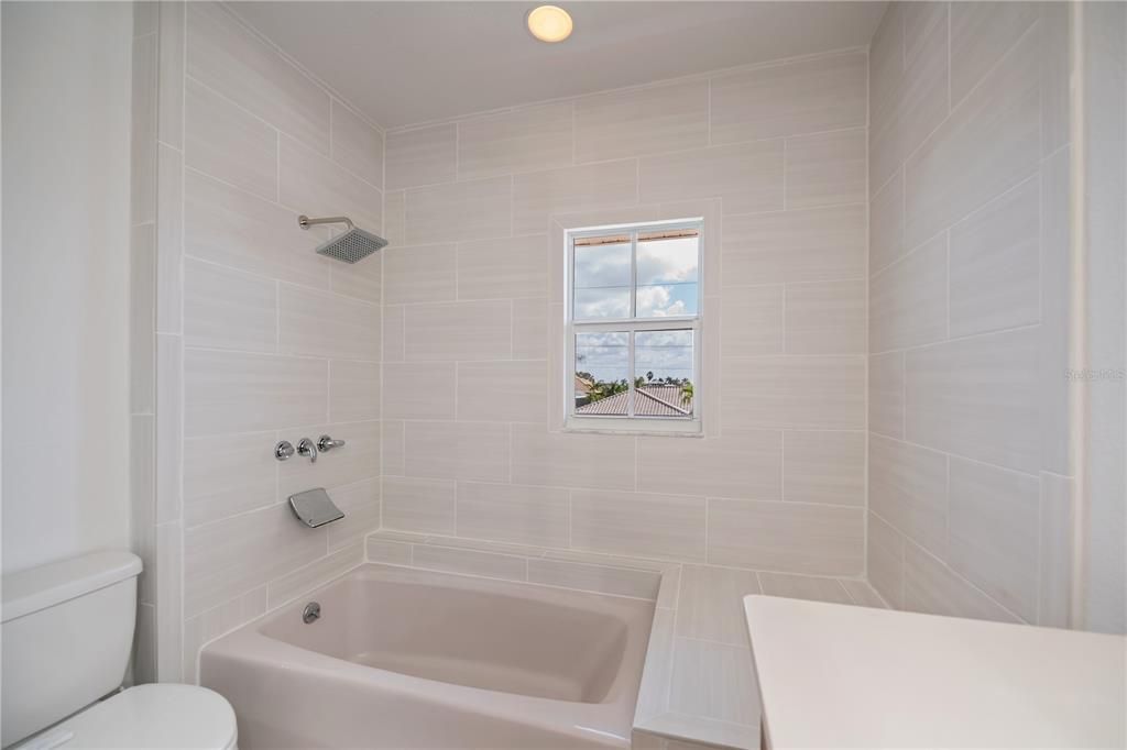 For Sale: $1,490,000 (3 beds, 3 baths, 5033 Square Feet)