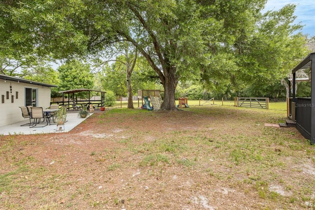 Activo con contrato: $395,000 (2 camas, 2 baños, 1520 Pies cuadrados)