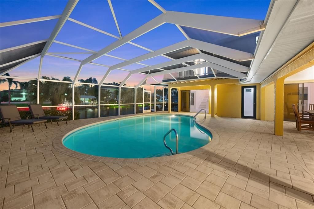En Venta: $969,000 (3 camas, 3 baños, 2856 Pies cuadrados)