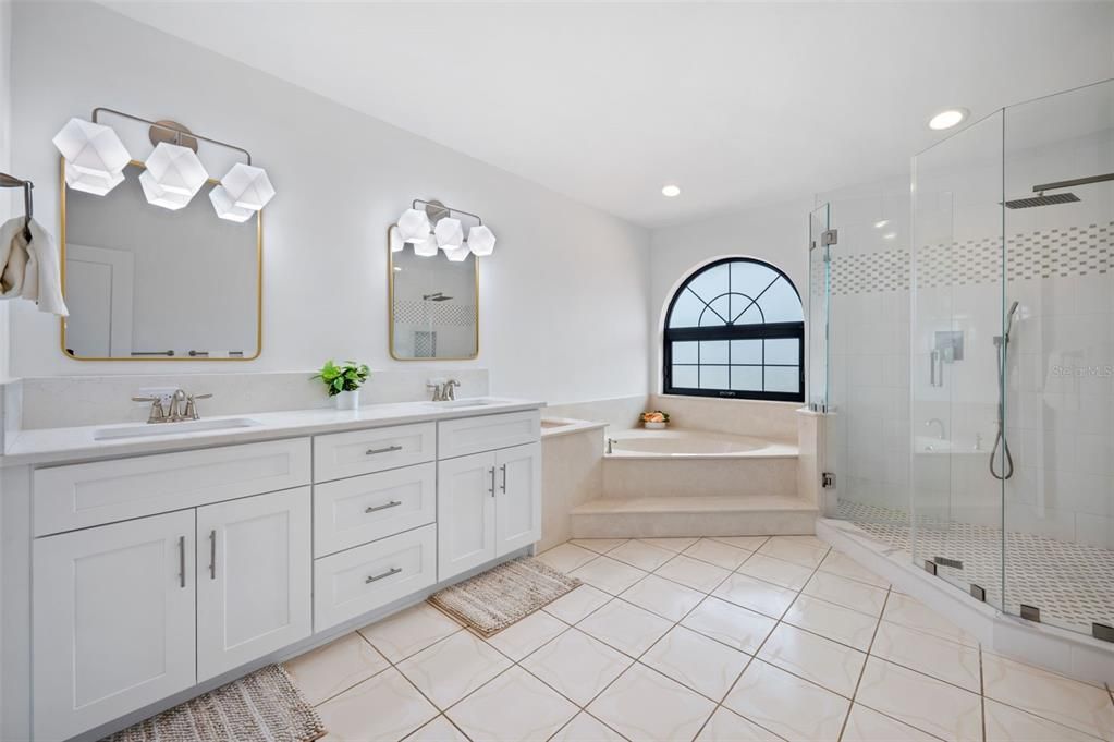 En Venta: $969,000 (3 camas, 3 baños, 2856 Pies cuadrados)