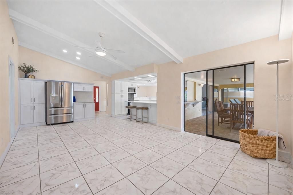 En Venta: $969,000 (3 camas, 3 baños, 2856 Pies cuadrados)