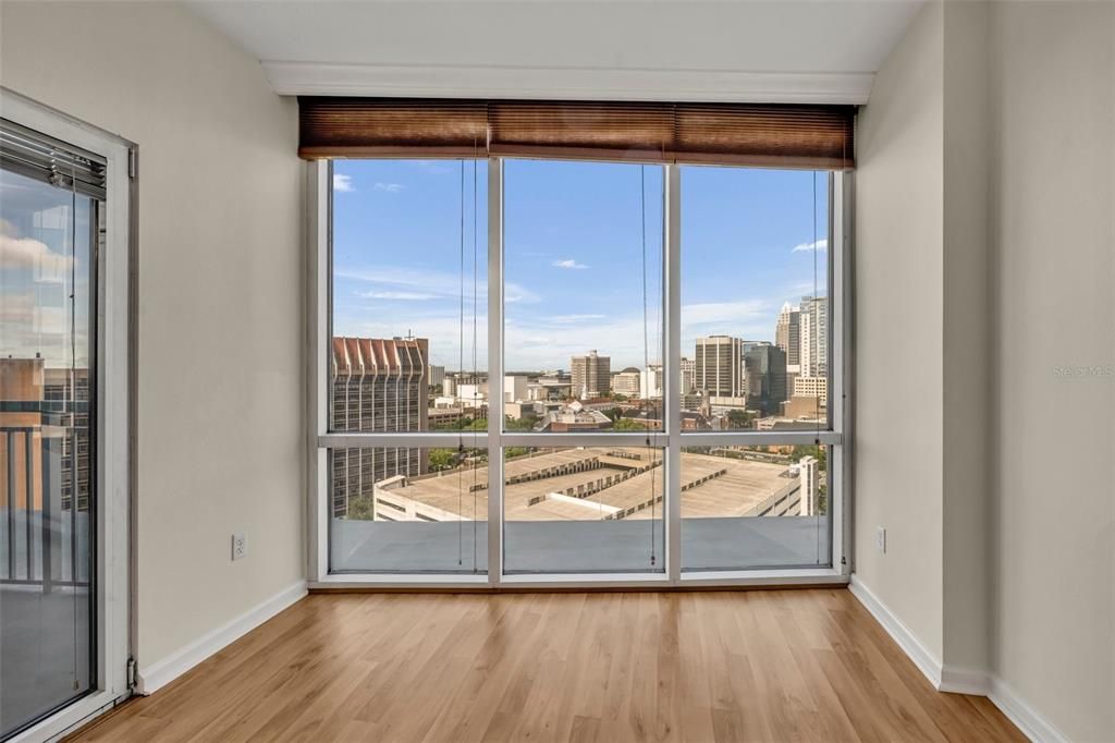 For Sale: $249,900 (1 beds, 1 baths, 771 Square Feet)