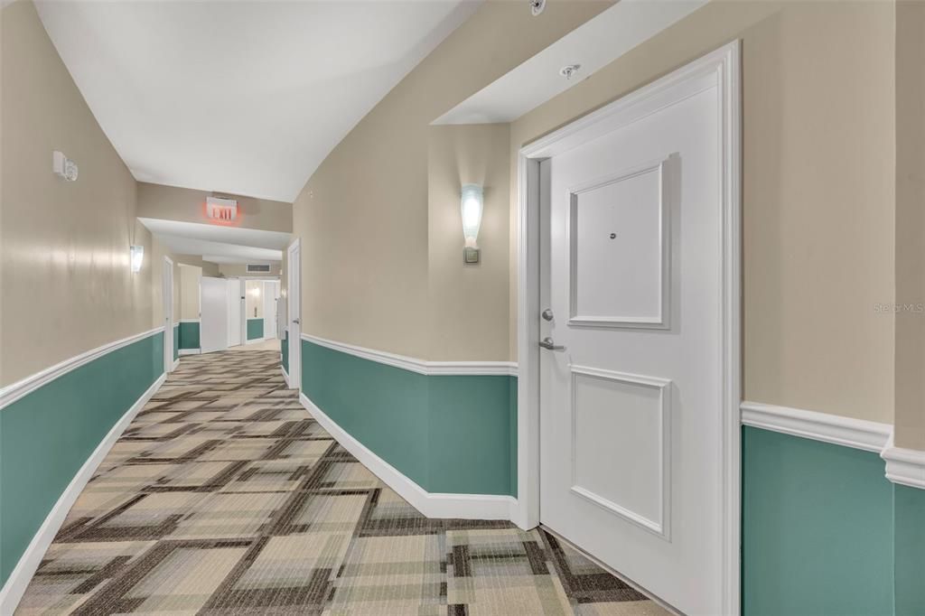 For Sale: $249,900 (1 beds, 1 baths, 771 Square Feet)