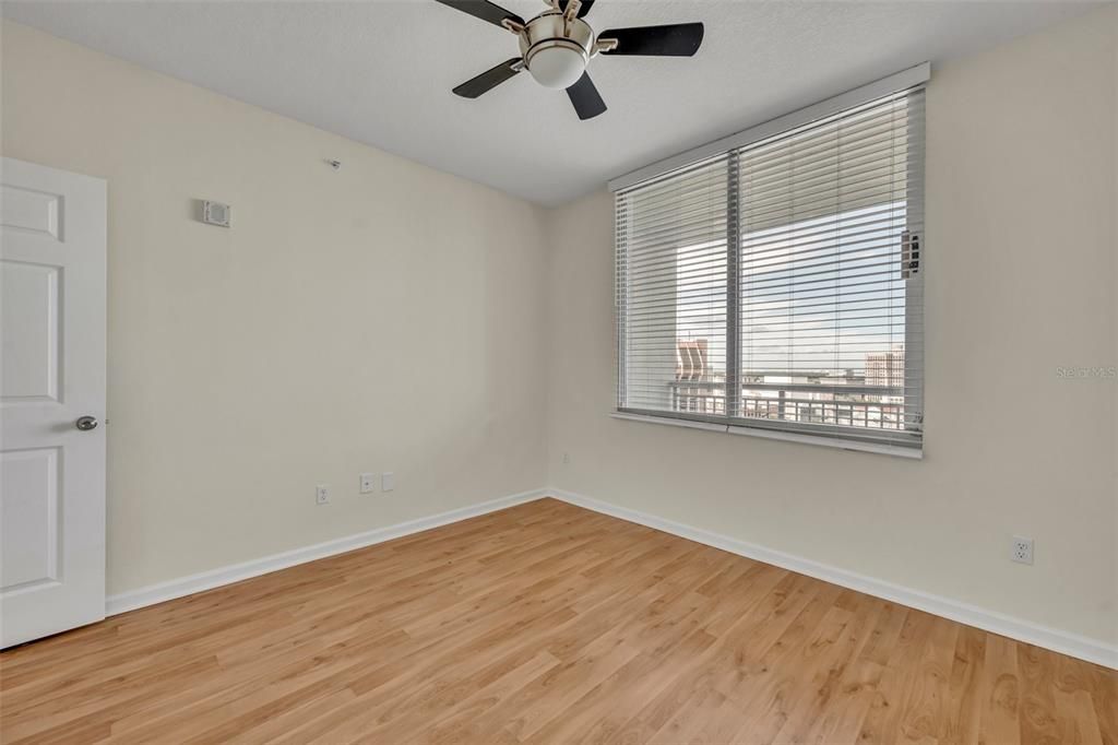 For Sale: $249,900 (1 beds, 1 baths, 771 Square Feet)