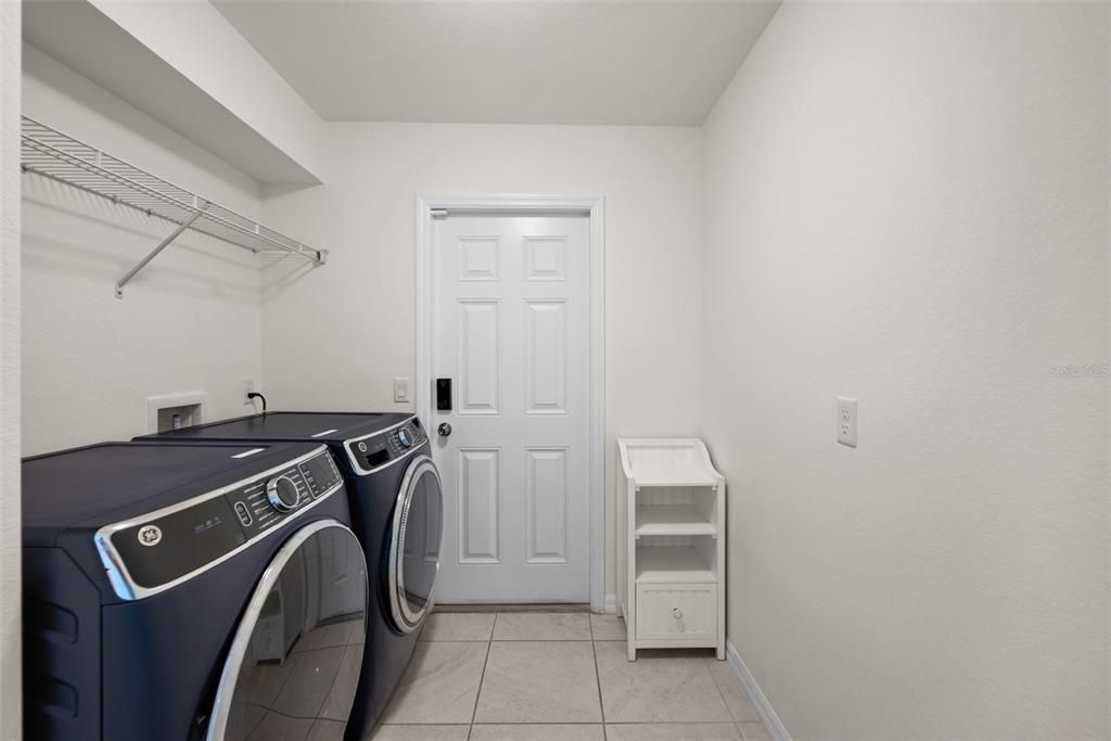 Active With Contract: $525,000 (4 beds, 2 baths, 1718 Square Feet)