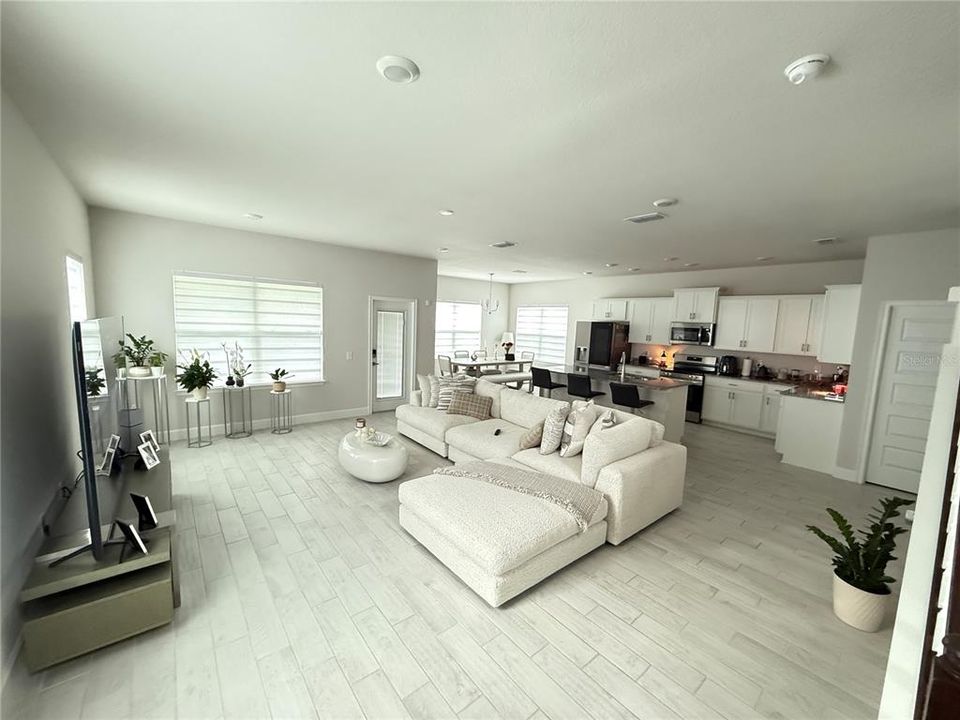 For Rent: $2,600 (4 beds, 2 baths, 2181 Square Feet)