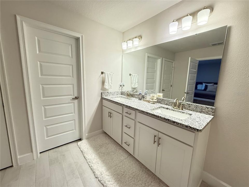 For Rent: $2,600 (4 beds, 2 baths, 2181 Square Feet)
