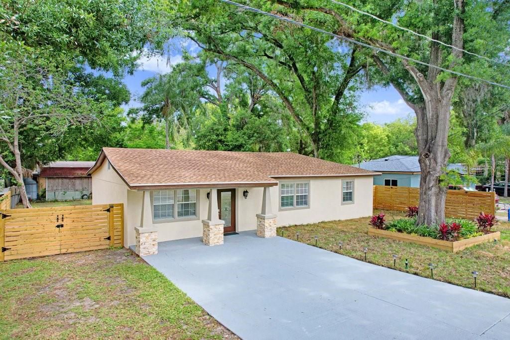 Activo con contrato: $335,000 (3 camas, 2 baños, 1309 Pies cuadrados)