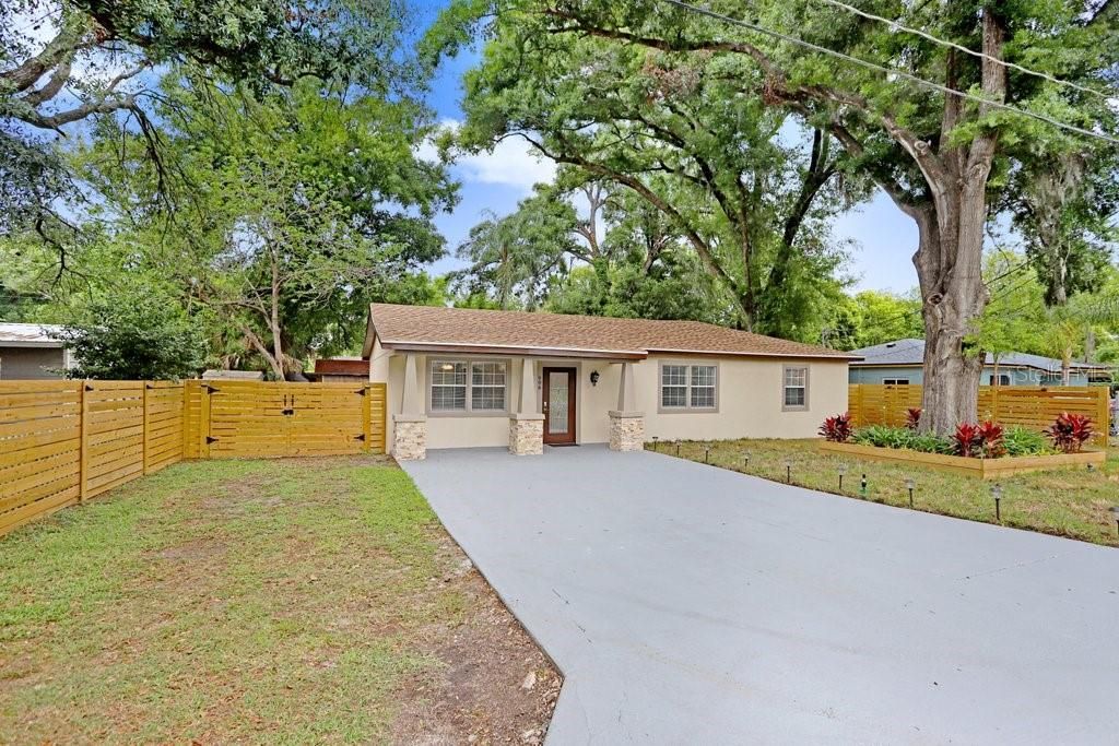 Activo con contrato: $335,000 (3 camas, 2 baños, 1309 Pies cuadrados)