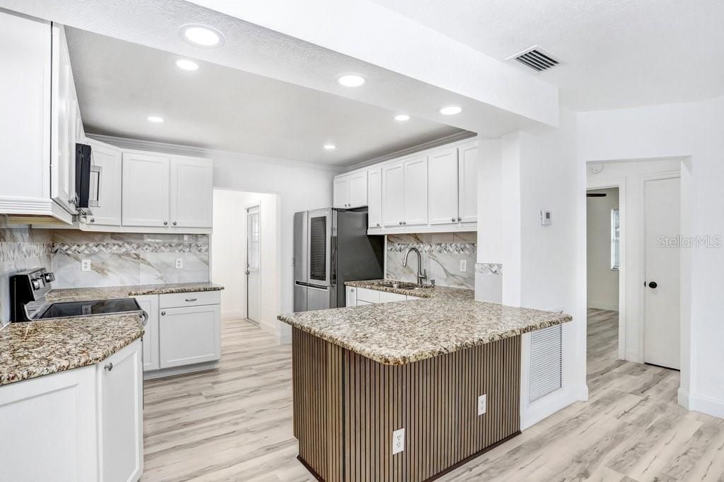 Activo con contrato: $335,000 (3 camas, 2 baños, 1309 Pies cuadrados)