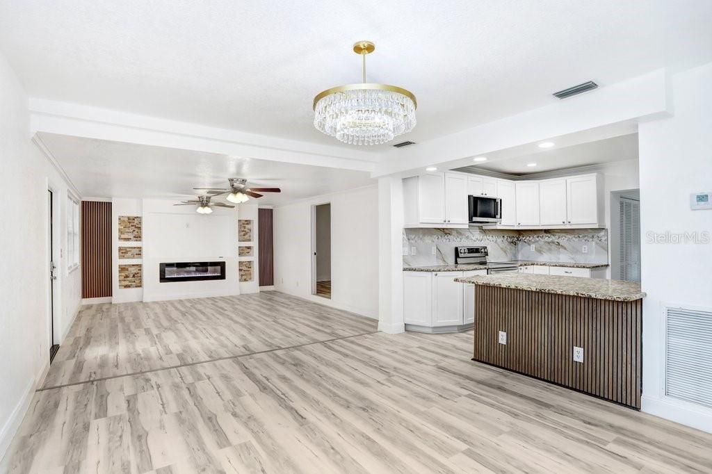 Activo con contrato: $335,000 (3 camas, 2 baños, 1309 Pies cuadrados)
