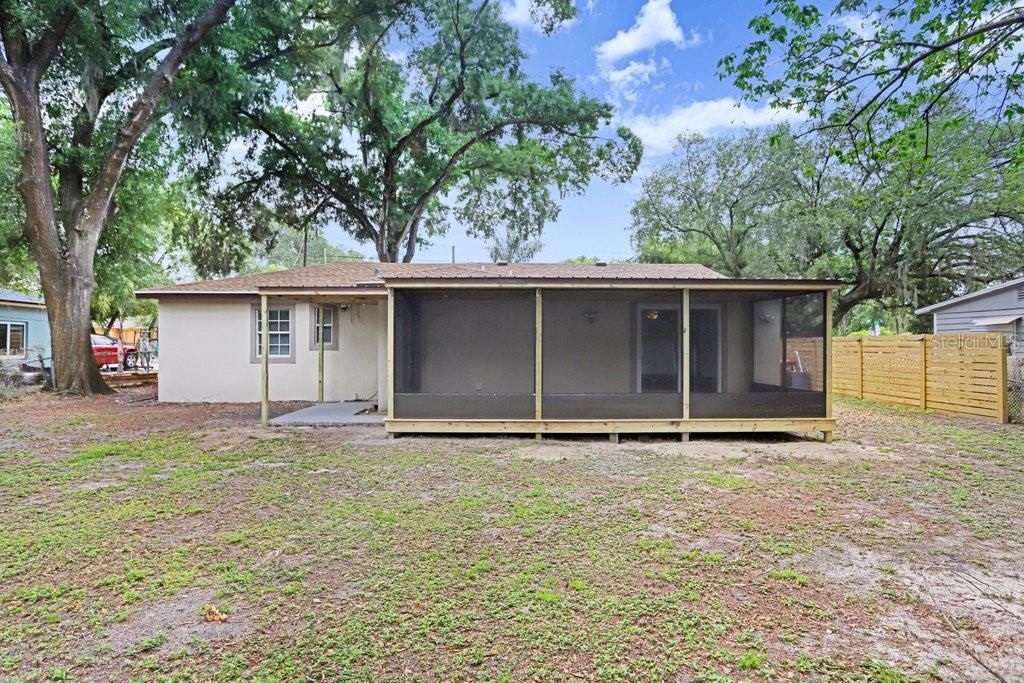 Activo con contrato: $335,000 (3 camas, 2 baños, 1309 Pies cuadrados)