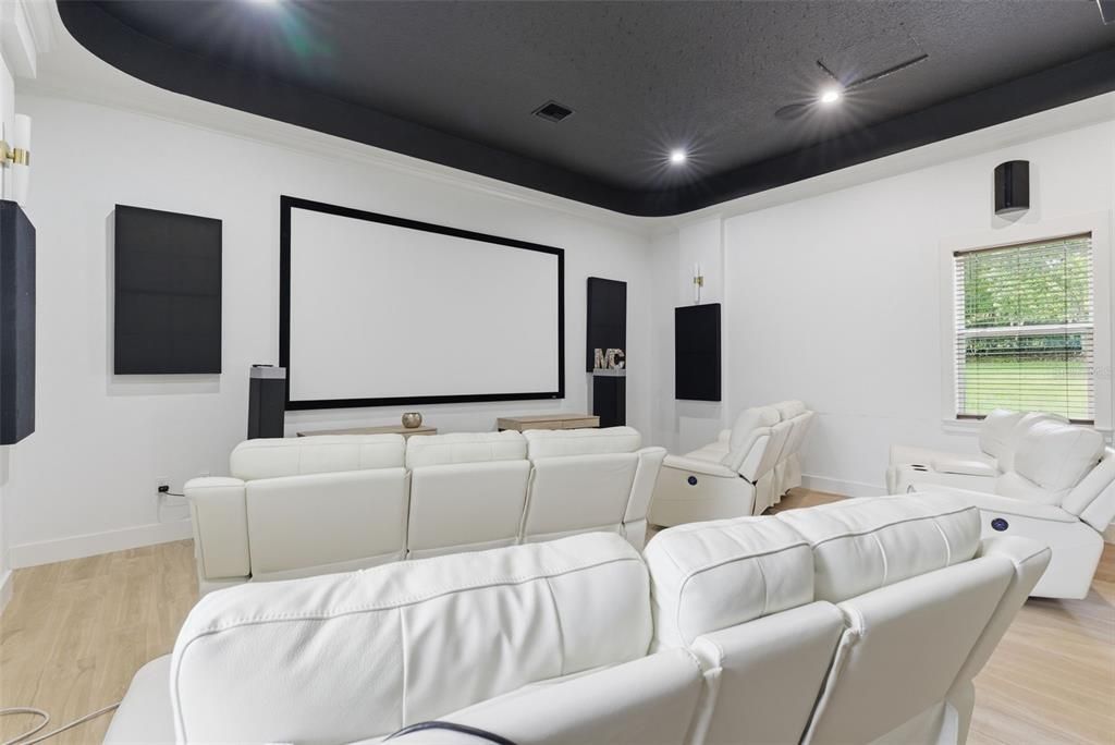 На продажу: $1,999,999 (6 спален, 4 ванн, 7521 Квадратных фут)