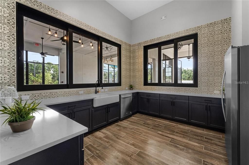 Active With Contract: $2,250 (3 beds, 2 baths, 1620 Square Feet)
