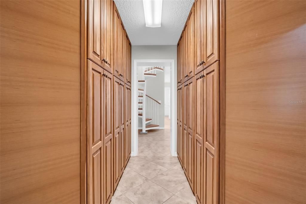 На продажу: $1,225,000 (4 спален, 3 ванн, 4312 Квадратных фут)