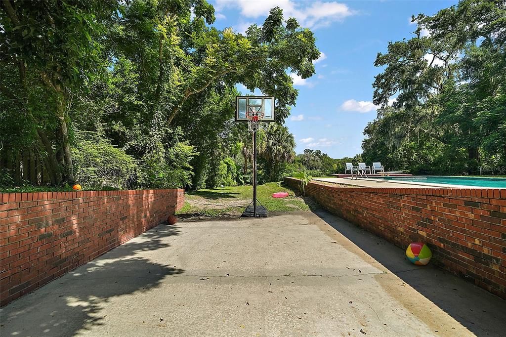 For Sale: $699,900 (4 beds, 3 baths, 2878 Square Feet)