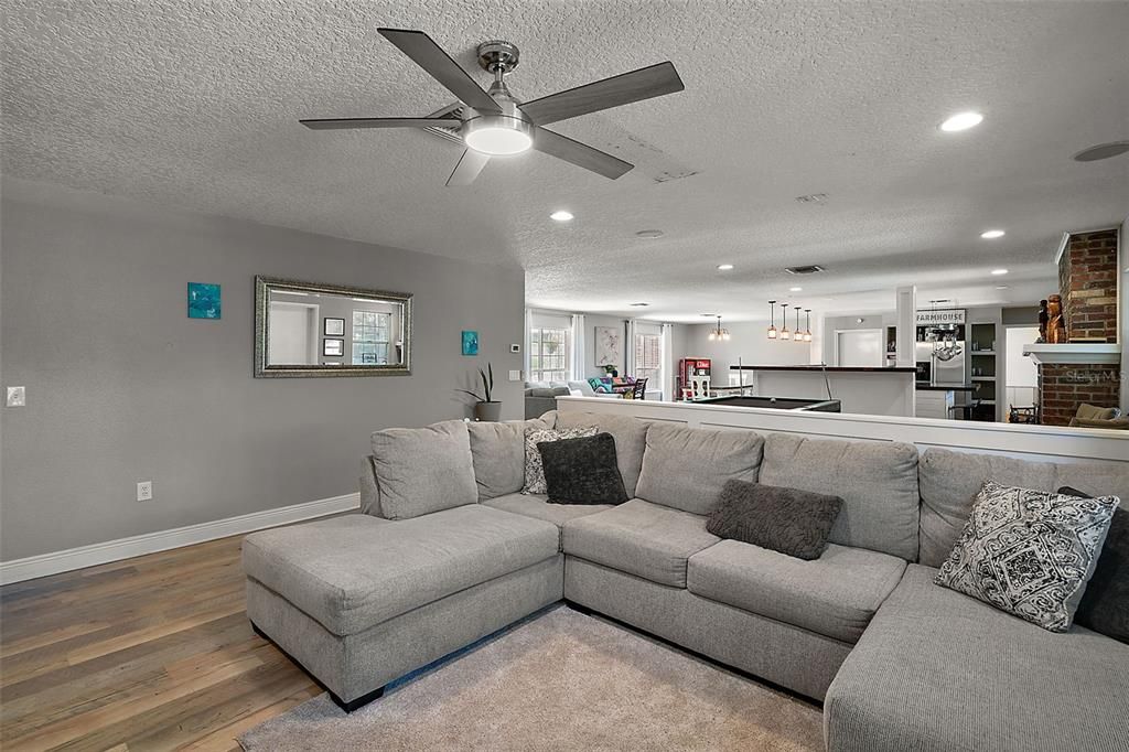 For Sale: $699,900 (4 beds, 3 baths, 2878 Square Feet)