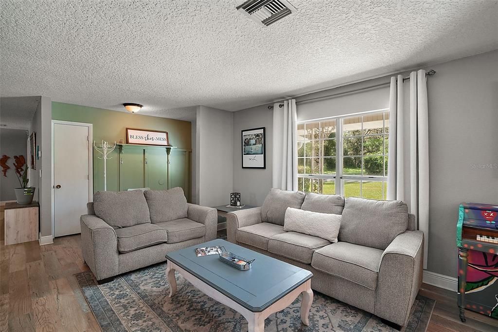 For Sale: $699,900 (4 beds, 3 baths, 2878 Square Feet)