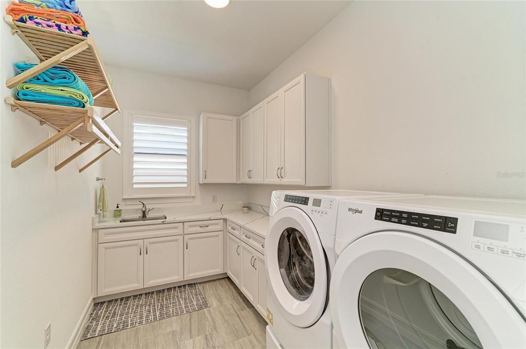 Activo con contrato: $1,750,000 (3 camas, 3 baños, 3724 Pies cuadrados)