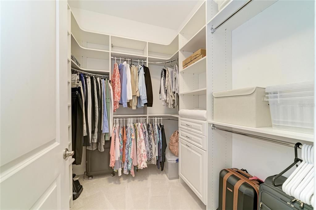 Activo con contrato: $1,750,000 (3 camas, 3 baños, 3724 Pies cuadrados)