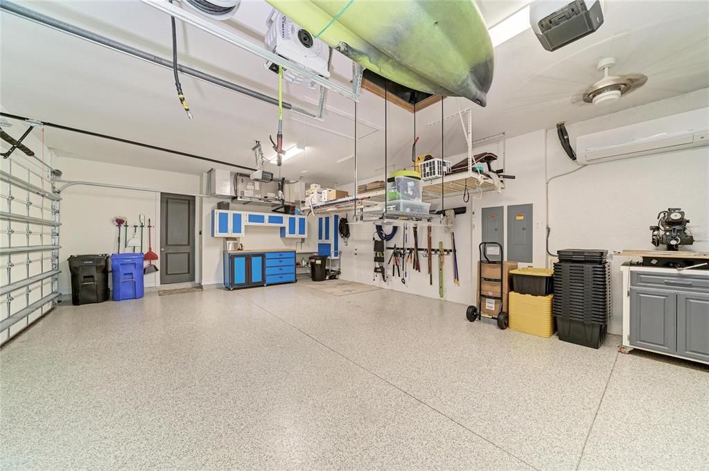 Activo con contrato: $1,750,000 (3 camas, 3 baños, 3724 Pies cuadrados)