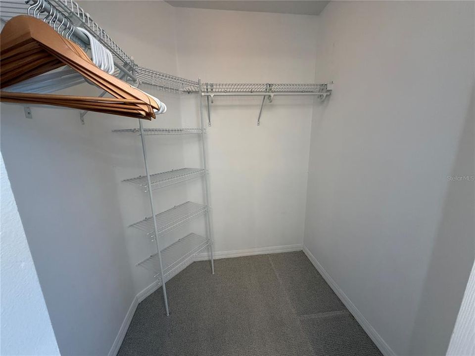 For Rent: $2,000 (3 beds, 2 baths, 1474 Square Feet)