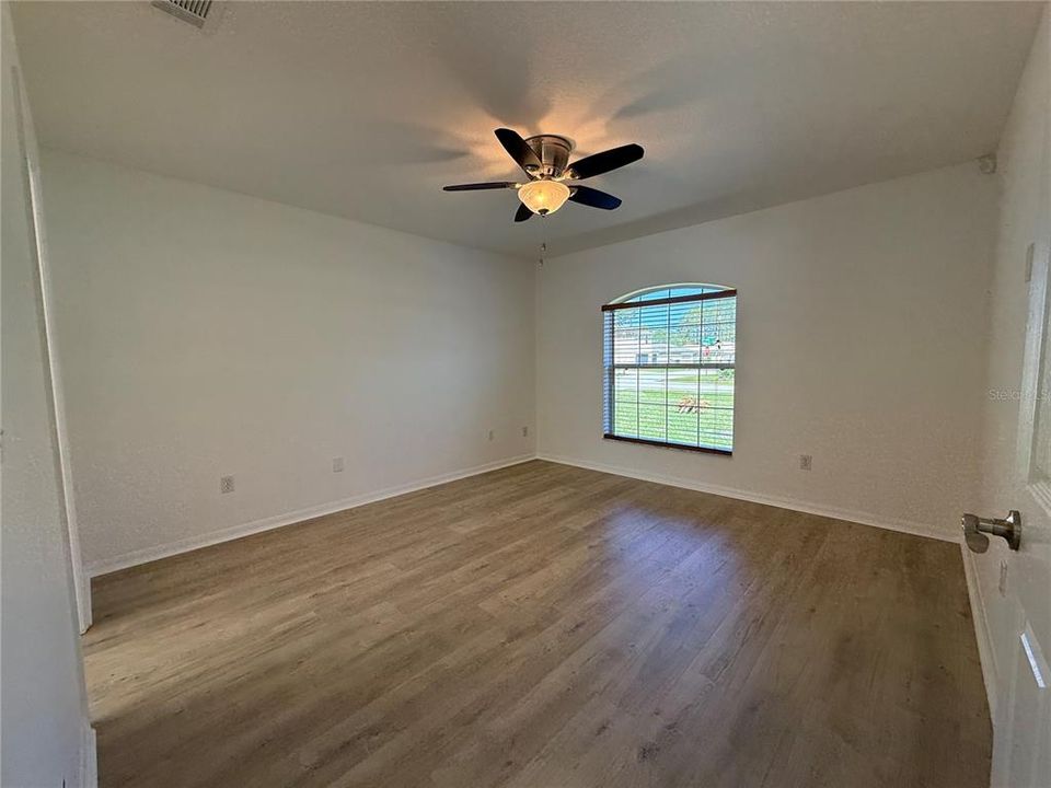 For Rent: $2,000 (3 beds, 2 baths, 1474 Square Feet)