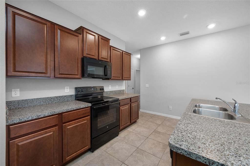 Active With Contract: $300,000 (4 beds, 2 baths, 1810 Square Feet)